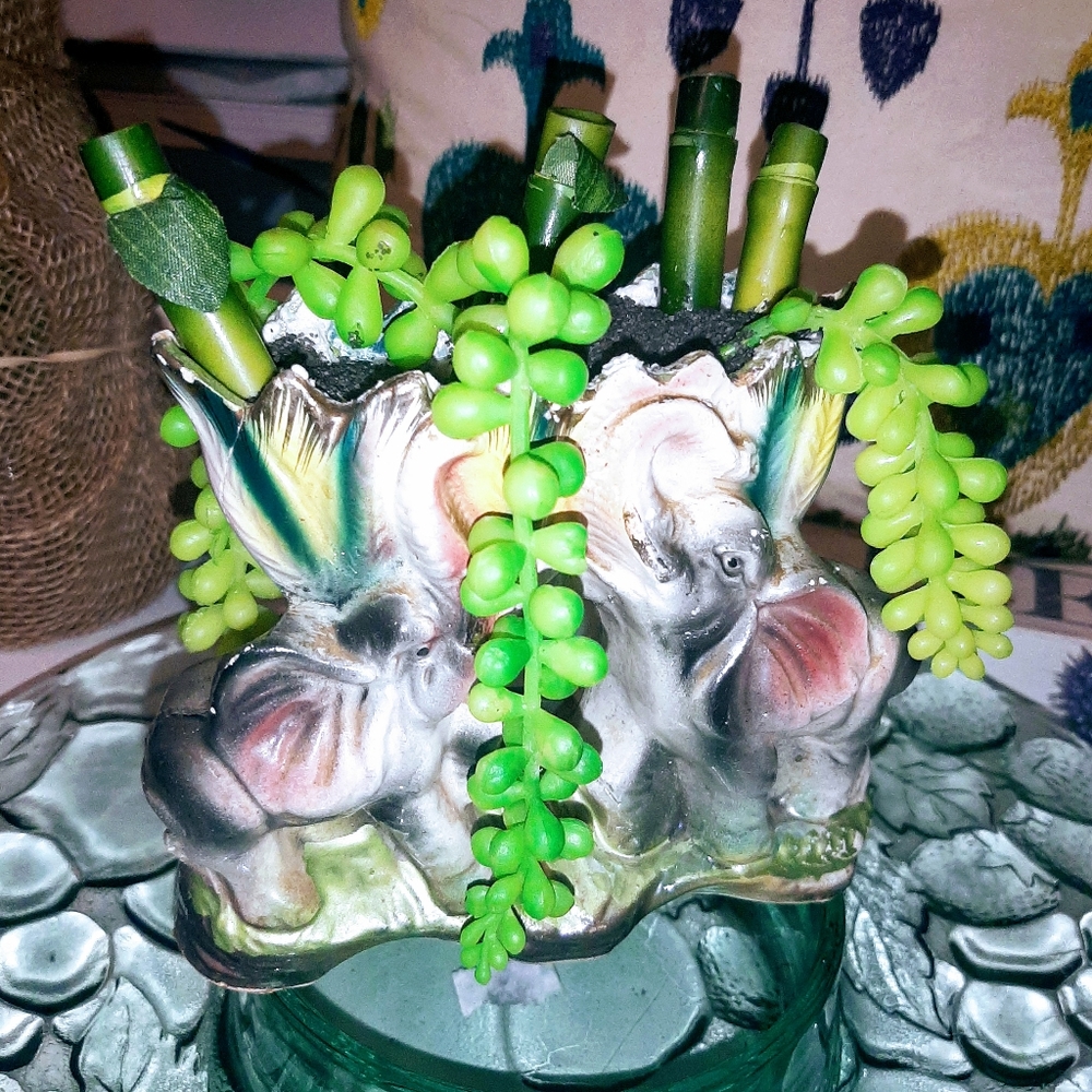 Vintage elephant accent piece